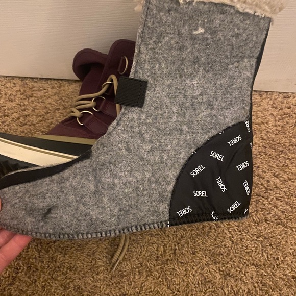 Sorel Women’s Winter Boot- Great/ Excellent used condition. - Picture 6 of 9